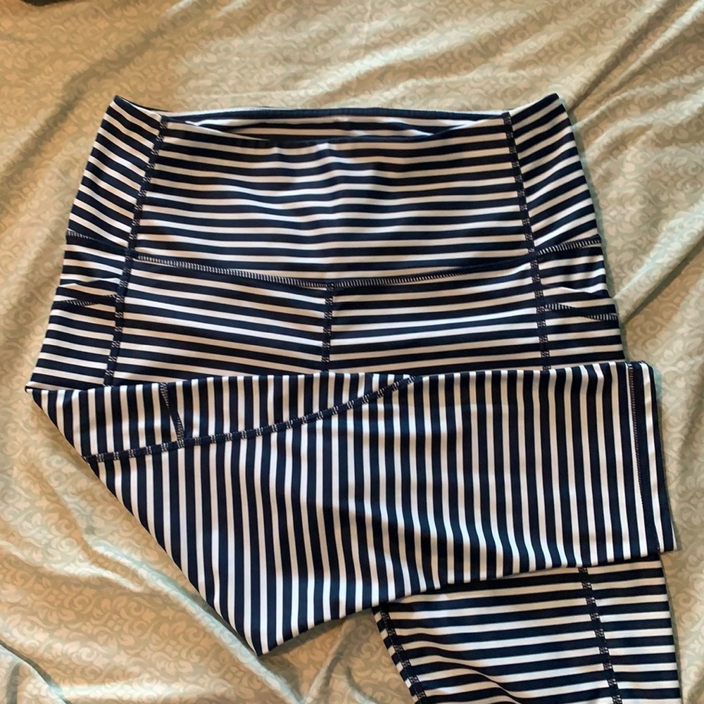 Debits Athletics capri leggings